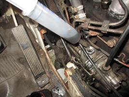 Einspritzpumpe absaugen